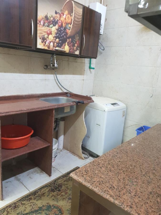 ٣١ شارع المشتل تقسيم الشيشيني كورنيش المعادي مستشفىالسلام الدولي والنيل بدراوي وجنين Apartment *